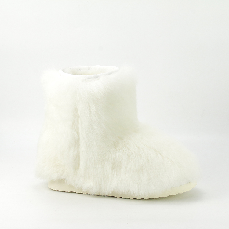 Wholesale Soft Comfy Fashion White Fluffy Furry Real Sheepskin Fur Winter Warm Ankle Snow Boots